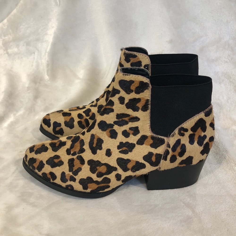 Steve Madden Palace Cow Hair Booties size 6 NWOB